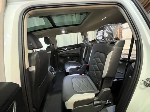 New 2026 Volkswagen Atlas Peak Edition AWD/4WD image 22