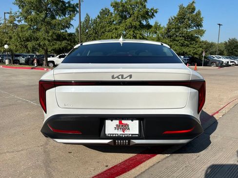 Used 2025 Kia K4 FWD image 7