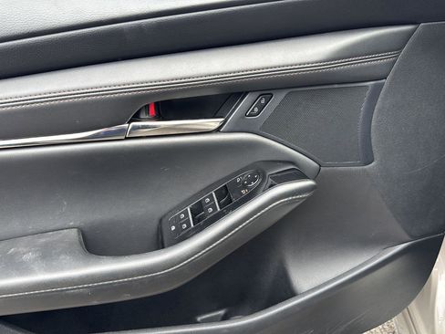 Used 2024 MAZDA MAZDA3 s image 12