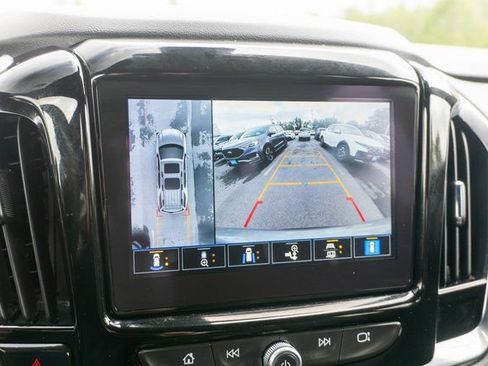 Used 2023 Chevrolet Traverse LT FWD image 26
