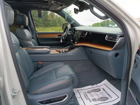 Used 2022 Jeep Grand Wagoneer Series II w/ Premium Group II AWD/4WD image 21