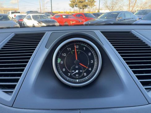 Used 2015 Porsche Macan Turbo image 18