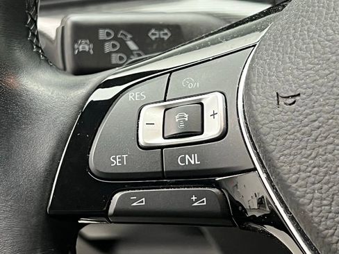 Used 2021 Volkswagen Passat 2.0T R-Line image 18