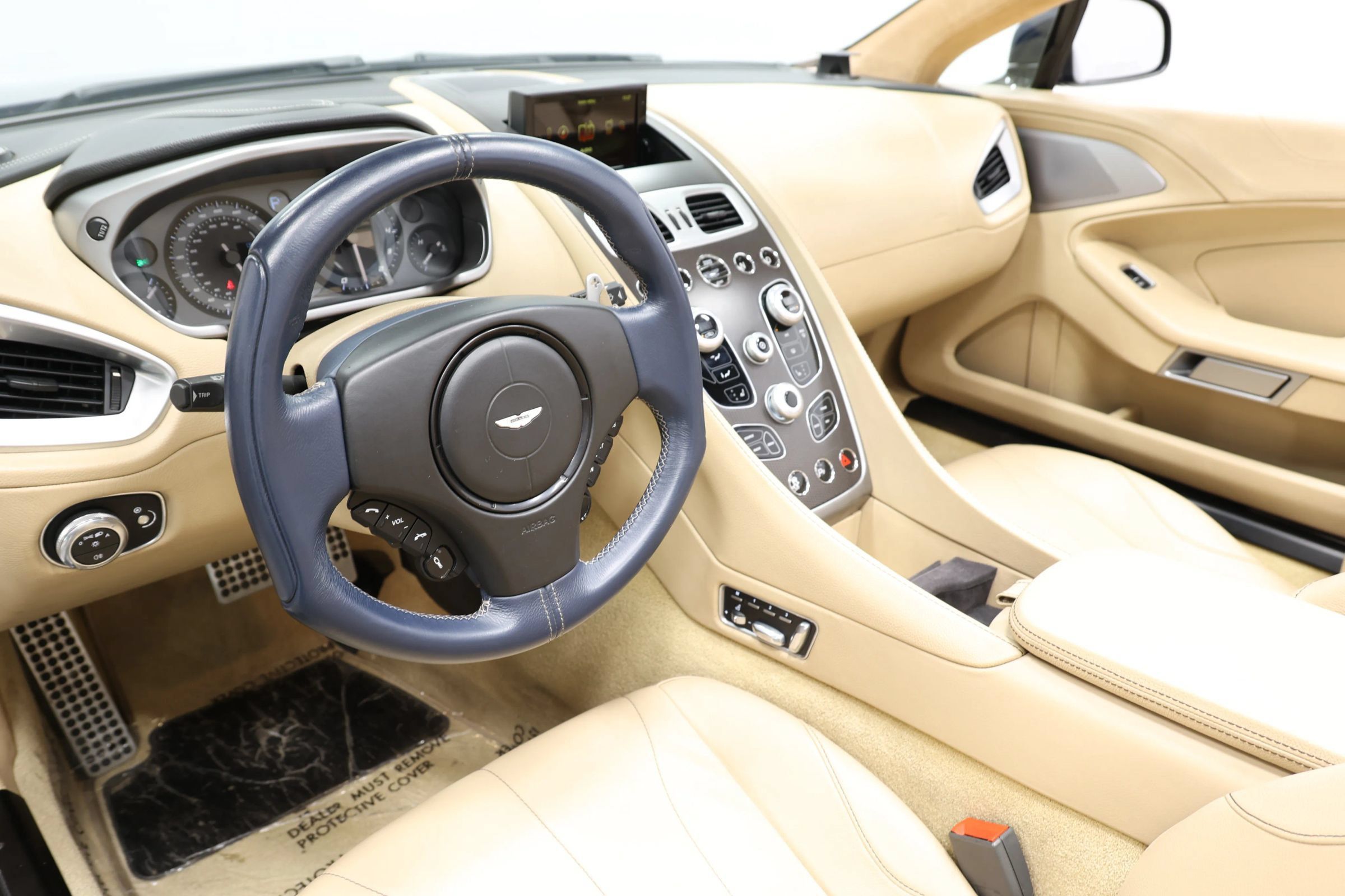 Used 2016 Aston Martin Vanquish Volante RWD image 20
