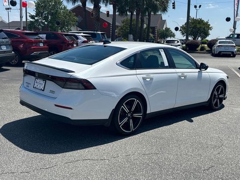 Used 2024 Honda Accord Sport image 3