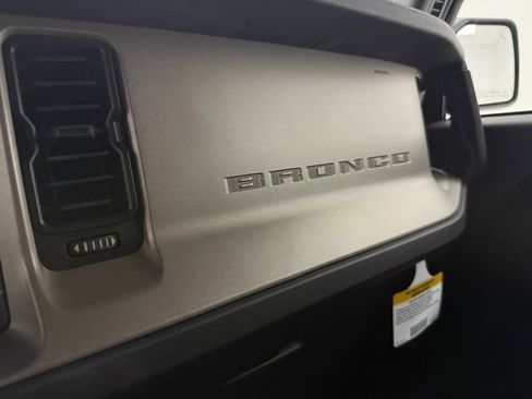 Used 2025 Ford Bronco Outer Banks AWD/4WD image 25