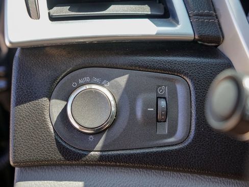 Used 2011 Cadillac SRX 2WD image 24