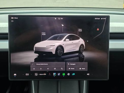 Used 2026 Tesla Model Y AWD image 43