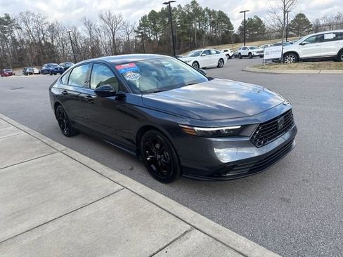 Used 2025 Honda Accord SE image 6