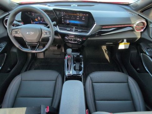 Used 2026 Chevrolet Trax RS w/ Sunroof Package image 5