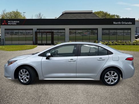 Used 2024 Toyota Corolla LE FWD image 2