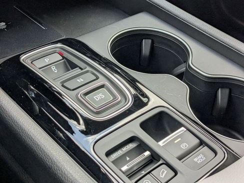 Used 2025 Honda Pilot EX-L image 11