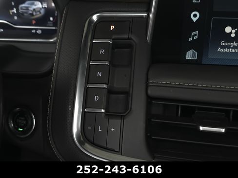 Used 2023 Chevrolet Tahoe Premier AWD/4WD image 25