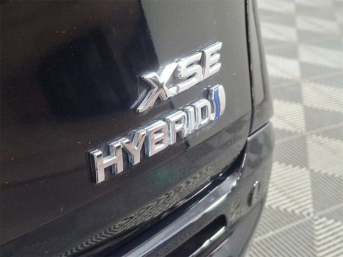 Used 2021 Toyota Sienna XSE w/ XSE Plus Package image 31