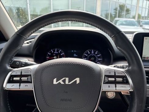 Used 2022 Kia Telluride EX w/ EX Premium Package FWD image 14