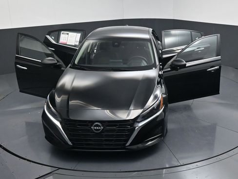 Used 2024 Nissan Altima 2.5 SV image 23