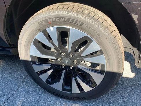 New 2025 Ford Expedition Max Platinum w/ Driver's Package image 28