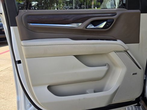 Used 2023 GMC Yukon XL Denali AWD/4WD image 14