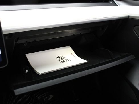 Used 2023 Tesla Model 3 Standard Range image 44