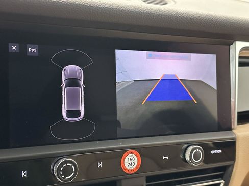 Certified 2026 Porsche Macan AWD/4WD image 30