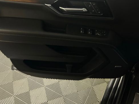 Used 2025 GMC Yukon Denali image 28