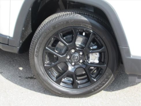 New 2026 Jeep Compass Latitude image 7