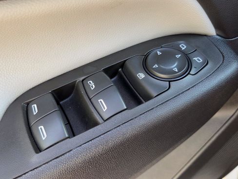 Used 2024 Chevrolet Equinox LS w/ LS Convenience Package FWD image 36
