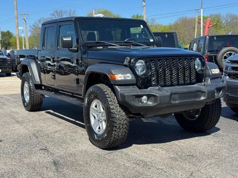 Used 2020 Jeep Gladiator Sport w/ Quick Order Package 24S AWD/4WD image 2