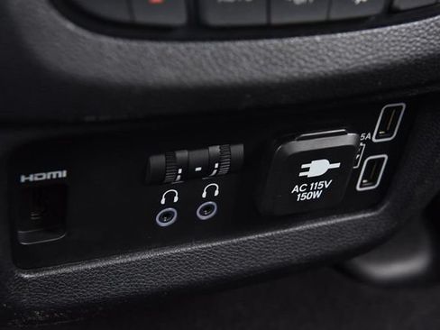 Used 2020 Honda Pilot Touring image 29