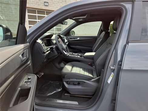 New 2026 Volkswagen Atlas Cross Sport SEL R-Line AWD/4WD image 11