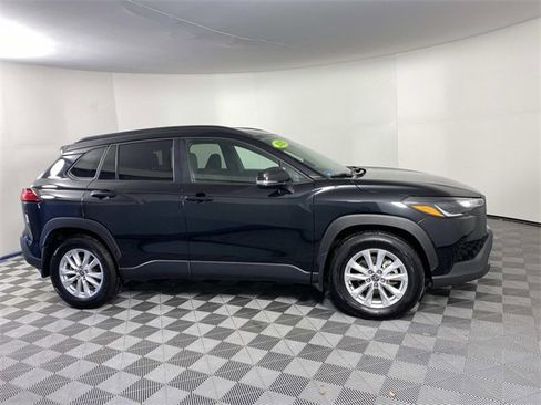 Used 2023 Toyota Corolla Cross LE image 10