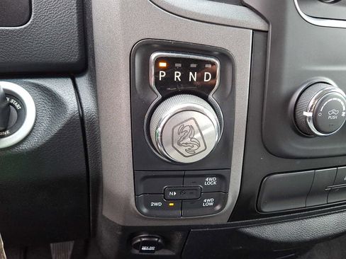 Used 2018 RAM 1500 Express AWD/4WD image 14