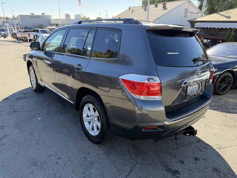 Used 2012 Toyota Highlander SE image 4