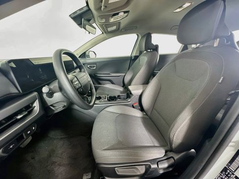 Used 2025 Kia K4 FWD image 13