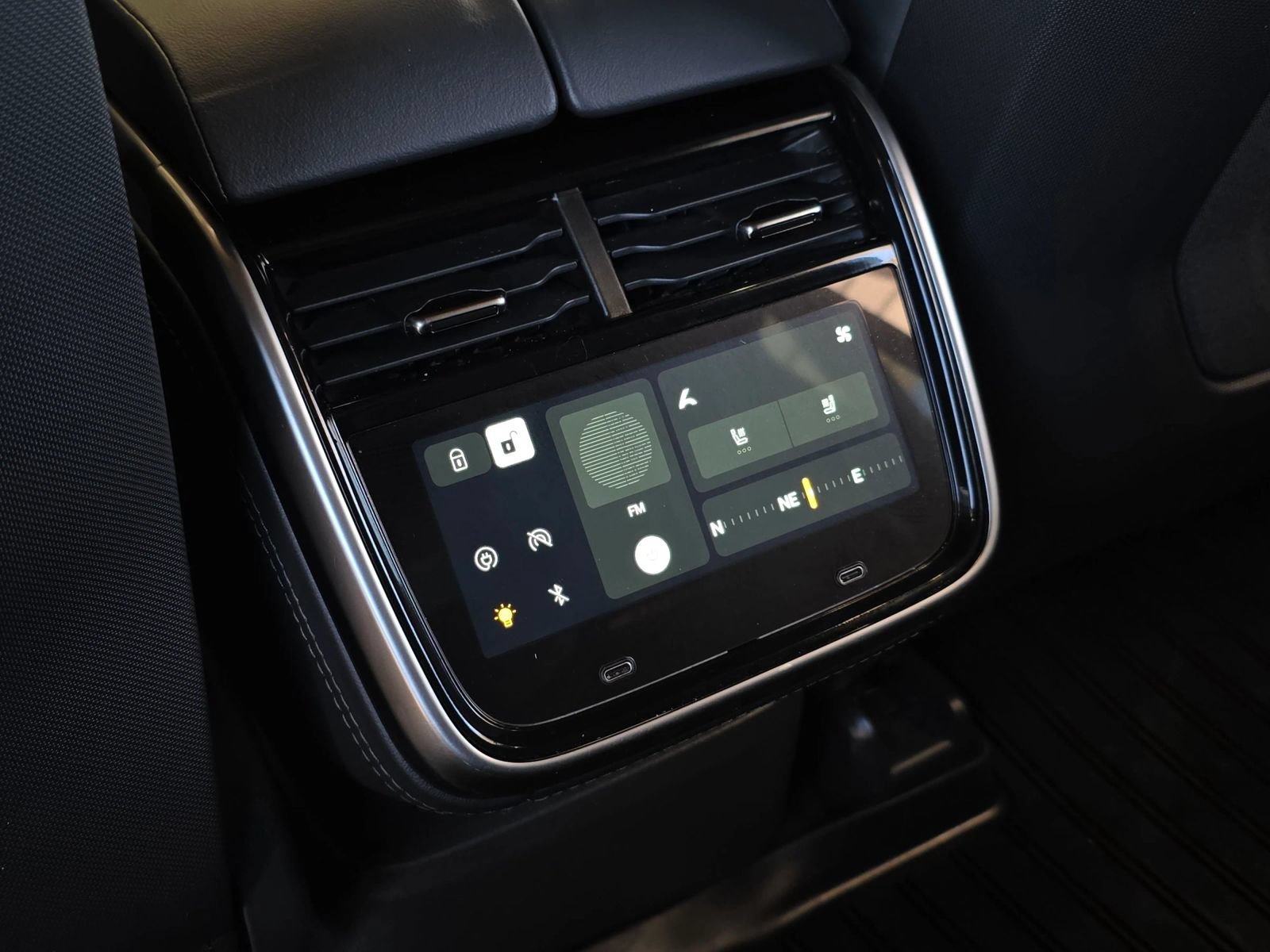 Used 2024 Rivian R1S Adventure Quad AWD/4WD image 30