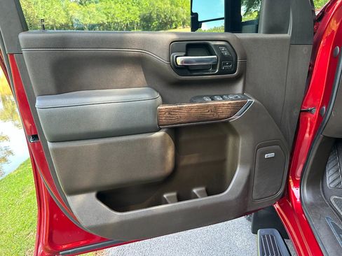 Used 2022 GMC Sierra 3500 Denali AWD/4WD image 9