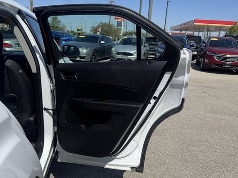 Used 2017 Chevrolet Equinox LS FWD image 24