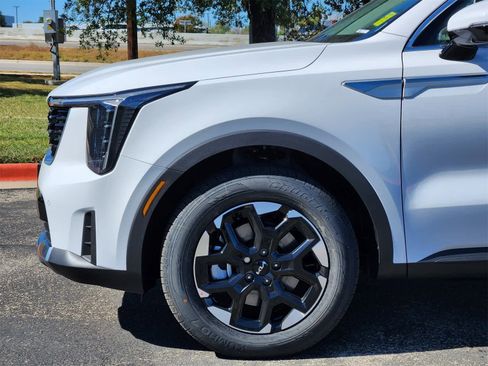New 2026 Kia Sorento S image 8