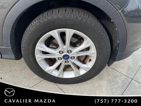 Used 2017 Ford Escape SE FWD image 22