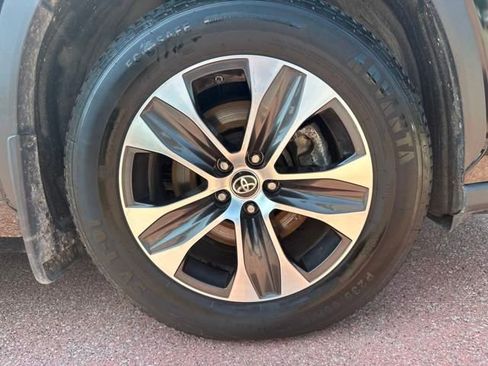 Used 2022 Toyota Highlander XLE image 33