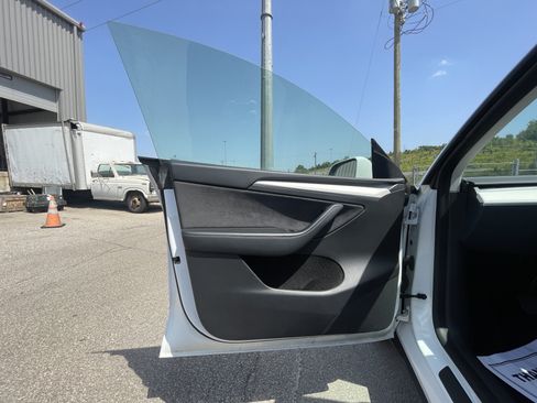 Used 2023 Tesla Model Y Long Range AWD/4WD image 11