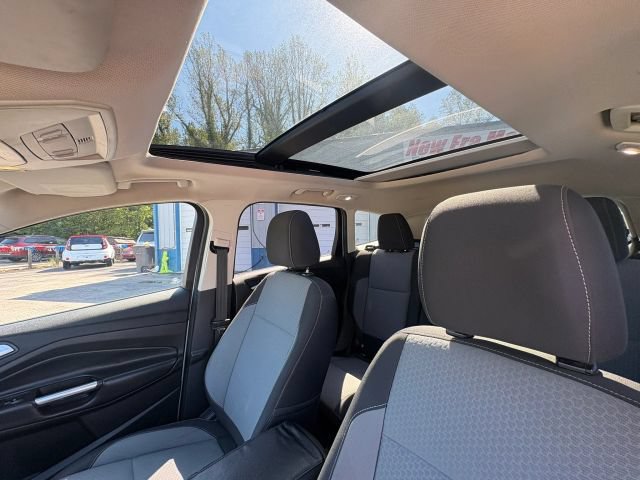 Used 2017 Ford Escape SE FWD image 17