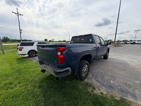 Used 2024 Chevrolet Silverado 2500 LT AWD/4WD image 4