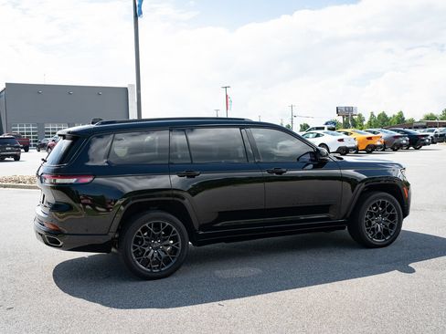 Used 2024 Jeep Grand Cherokee L Summit AWD/4WD image 10