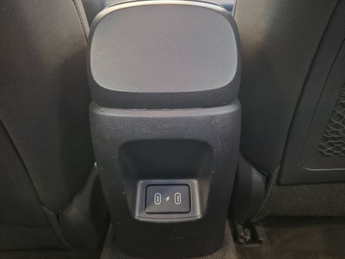 Used 2025 Hyundai Elantra SEL FWD image 27