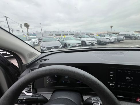 Used 2025 Kia Sportage LX FWD image 39