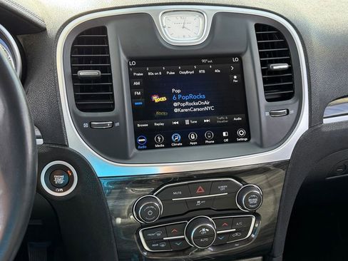 Used 2019 Chrysler 300 Touring w/ Sport Appearance Package image 17