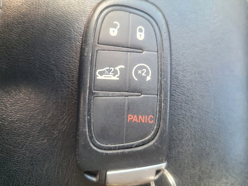 Used 2019 Jeep Cherokee Limited FWD image 32