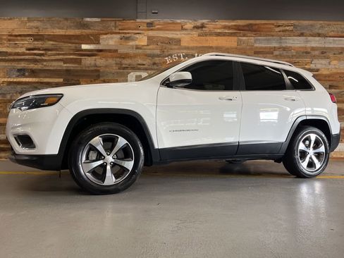 Used 2020 Jeep Cherokee Limited w/ Luxury Group AWD/4WD image 43