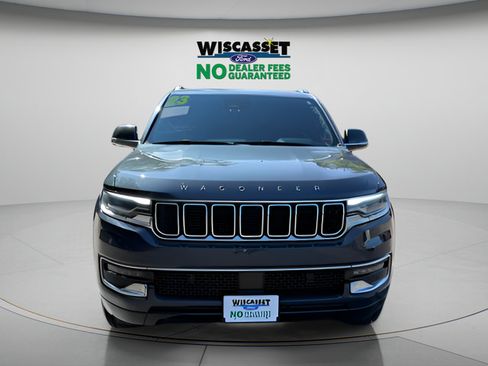 Used 2023 Jeep Wagoneer 4WD image 10
